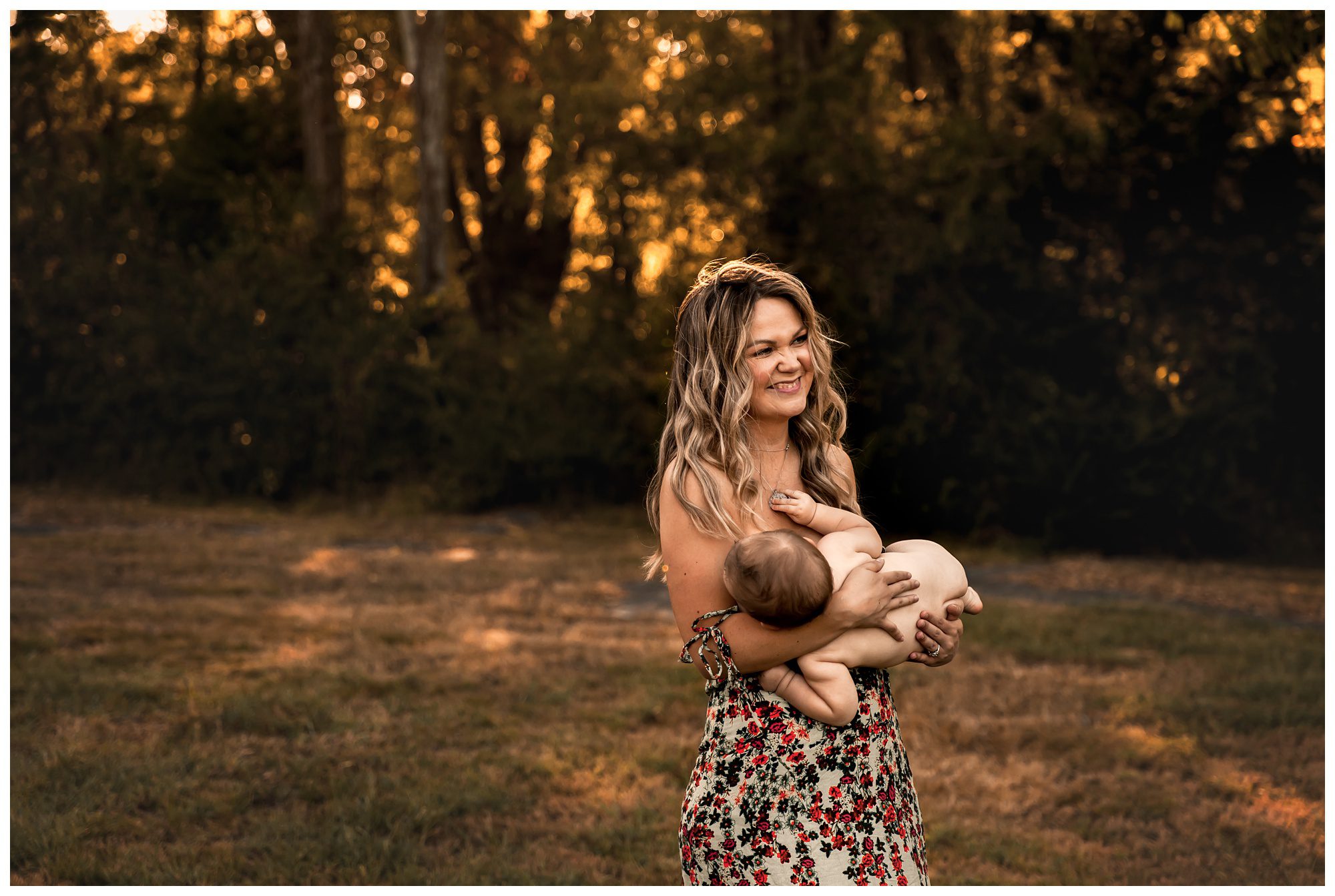 Breastfeeding photograph | Mommy and Me photography | Mother and child breastfeeding photo shoot | Murfreesboro, TN family photographer and motherhood photographer doing an outdoor breastfeeding session outside of Nashville, TN