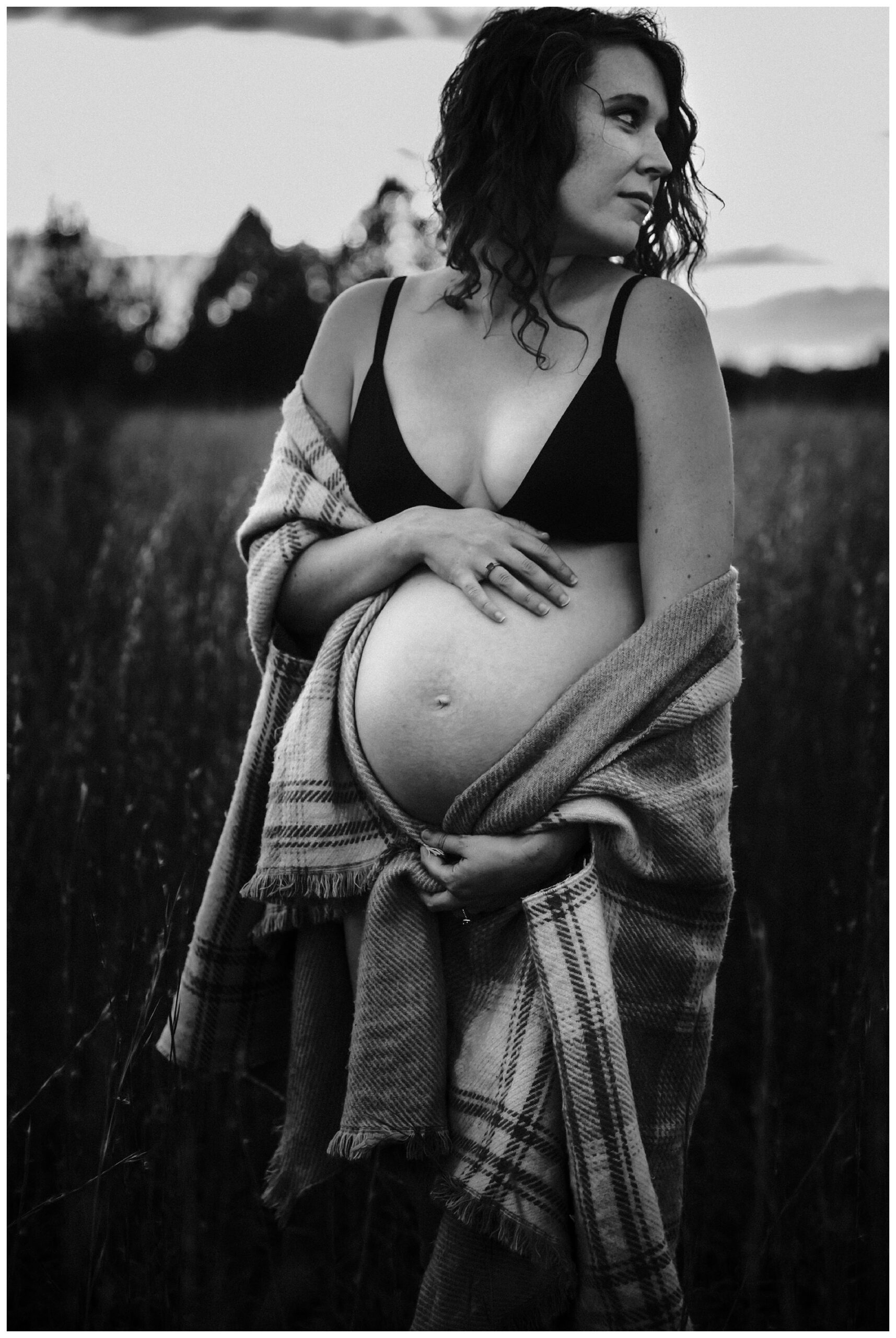 Outdoor Maternity Photography from a maternity session by motherhood photographer ashley erin west
